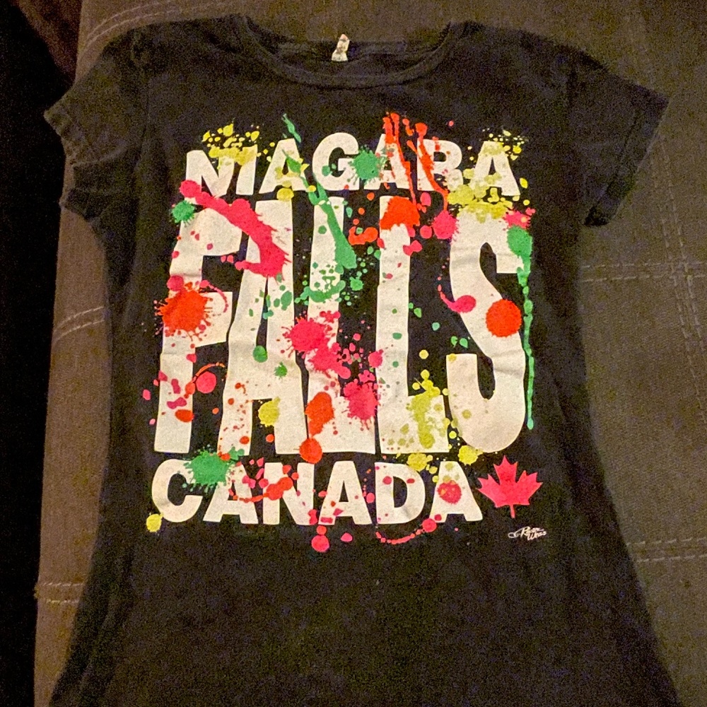 Niagara Falls paint splatter shirt 😎